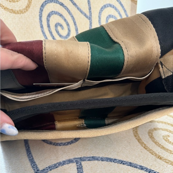 Unique Seatbelt bag! Reused materials - Picture 4 of 9